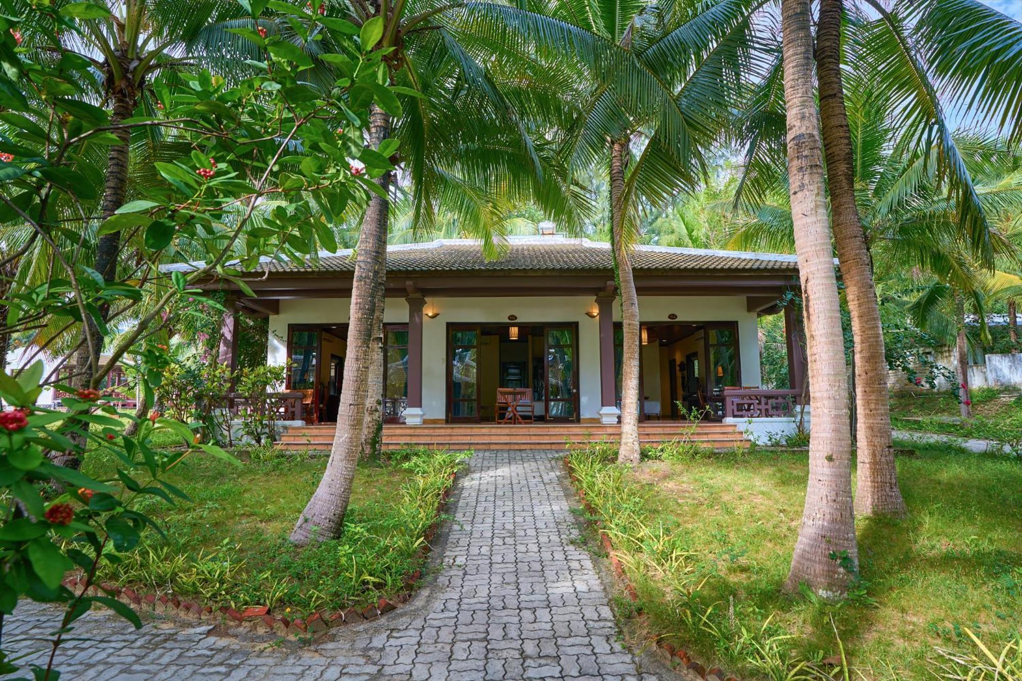 Lang Co Beach Resort Esterno foto